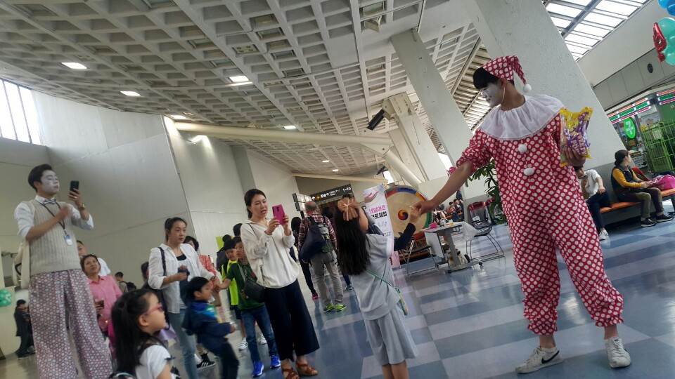 김포공항 삐에로 풍선아트 및 네일아트 행사이벤트2.jpg